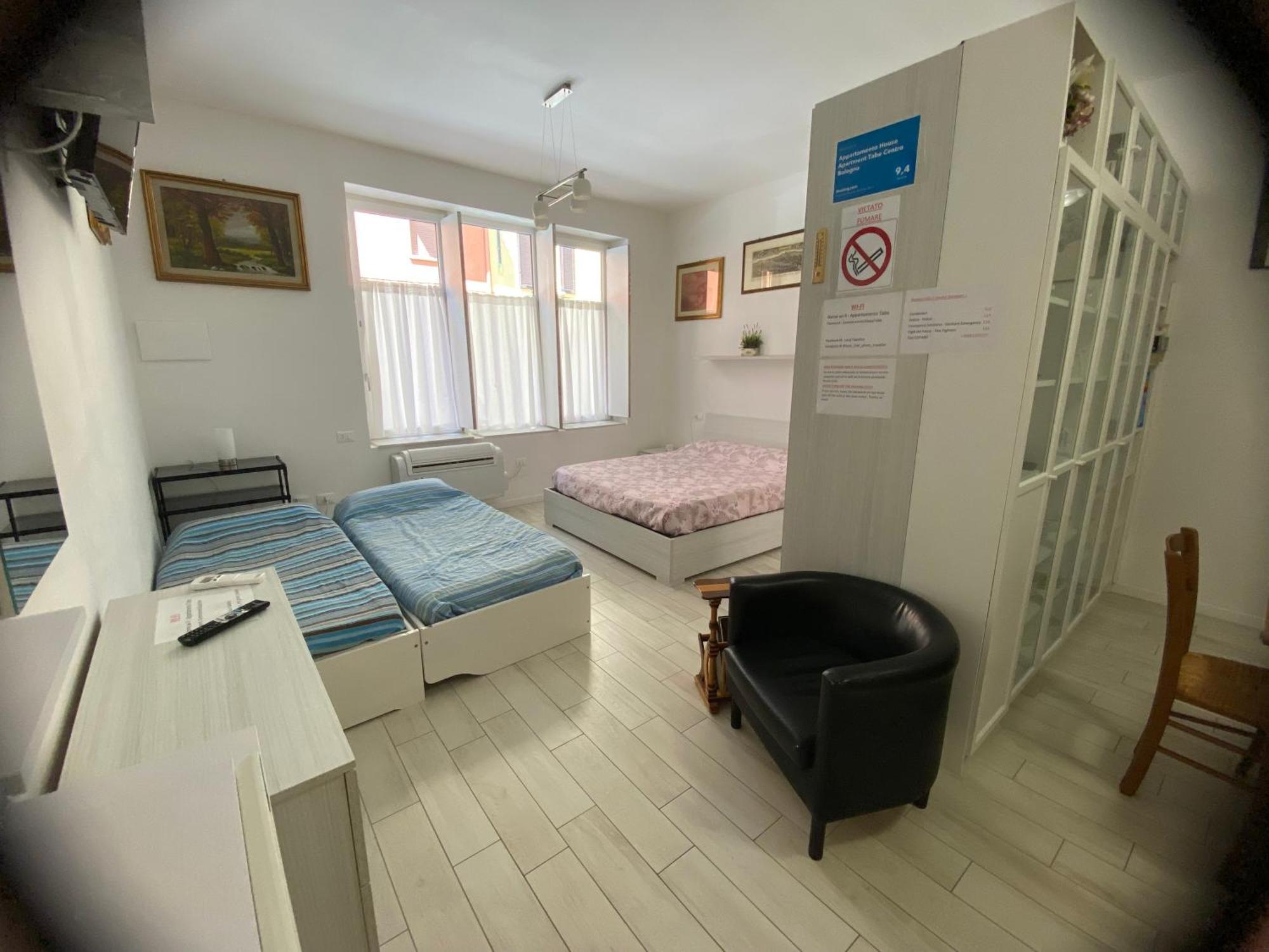Appartamento House Apartment Tabe Centro Bolonia Exterior foto
